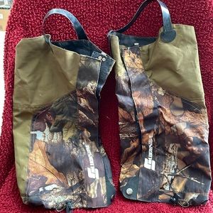 Gaiters shoe boots covers.